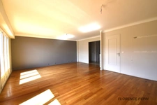 For sale T3 Nantes near hyper-centre, 82m2 with open view and balcony.