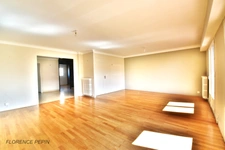For sale T3 Nantes near hyper-centre, 82m2 with open view and balcony.