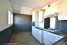 For sale T3 Nantes near hyper-centre, 82m2 with open view and balcony.