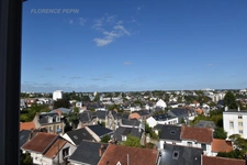 For sale T3 Nantes near hyper-centre, 82m2 with open view and balcony.