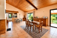Maison d'architecte avec dépendance, étang et plus de 3,3 hectares de nature à 10 minutes de Pornic