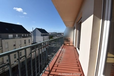 For sale T3 Nantes near hyper-centre, 82m2 with open view and balcony.