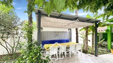 DAX – 5-bedroom house with swimming pool + 2 independent apartments with rental income