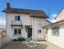 PUYOO 64 Maison à vendre 5 pièces avec local commercial, bureau, atelier, cour couverte et jardin 