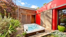 HABAS (40) – MAISON D'ARCHITECTE EN OSSATURE BOIS AVEC PISCINE, PATIO ET PARC ARBORÉ 