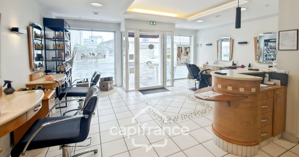 Fonds de commerce à vendre SOUSTONS (40) – Salon de coiffure clé en main
