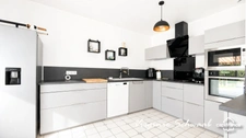 Maison - DPE B - Plain-pied 126 m² - terrain clos - 4 chambres - sous-sol  à HABAS (40)