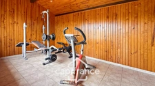 POMAREZ 40 - HOUSE 164 m2 - 4 BEDROOMS - OUTBUILDING - SWIMMING POOL - ENCLOSED GROUNDS