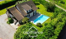 HABAS (40), Spacieuse maison familiale, sur terrain clos sans vis à vis de 2 600 m² avec piscine et double garage.