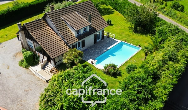 HABAS (40), Spacieuse maison familiale, sur terrain clos sans vis à vis de 2 600 m² avec piscine et double garage.