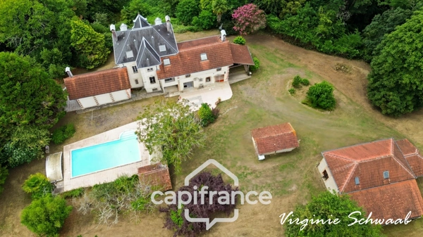 Dpt Landes (40), à vendre PEYREHORADE PROPRIETE DE 280 M2 SUR UN PARC DE 15 065 M2 
