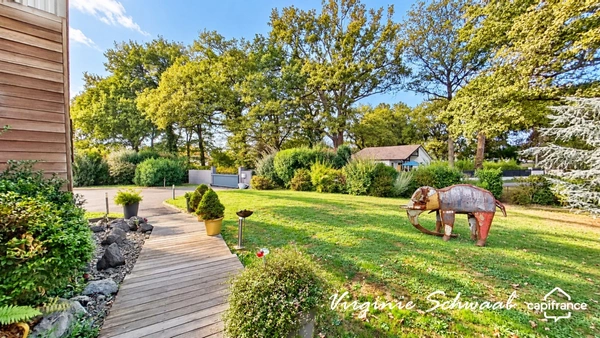 HABAS (40) – MAISON D'ARCHITECTE EN OSSATURE BOIS AVEC PISCINE, PATIO ET PARC ARBORÉ 