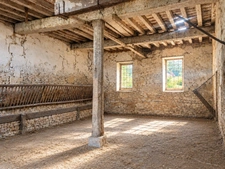 Estate for sale in the heart of Amognes