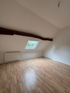 Maison mitoyenne entièrement rénovée avec jardin et terrasse à Flavigny