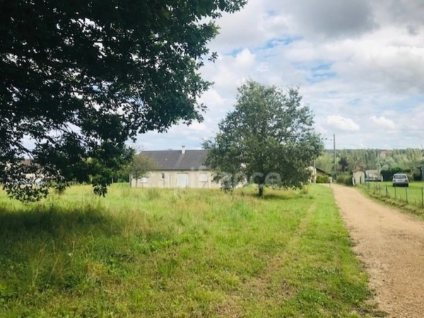 Dpt Cher (18), à vendre JOUET SUR L'AUBOIS - Terrain à bâtir de 1800m²
