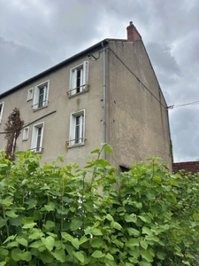 À vendre – Habitation avec local commercial, emplacement privilégié CUFFY (18)