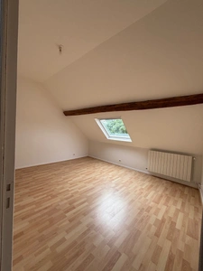 Maison mitoyenne entièrement rénovée avec jardin et terrasse à Flavigny
