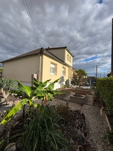Maison entièrement rénovée avec jardin et dépendances à Dun-sur-Auron