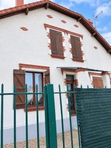NEVERS CENTRE – Maison de ville avec appartement indépendant, jardin et garage
