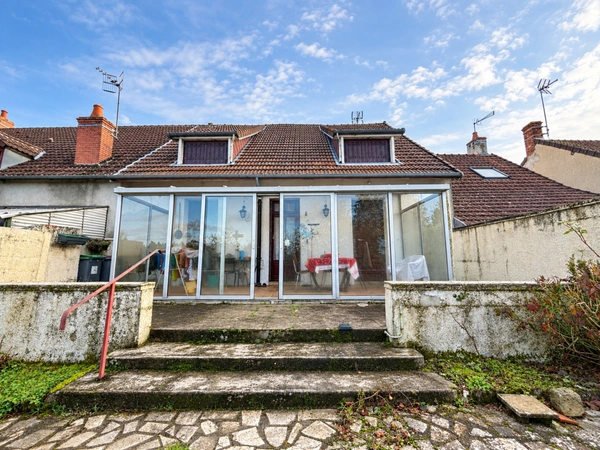 Grande maison familiale avec jardin en centre-ville de La Guerche-sur-l’Aubois