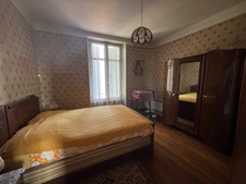 Maison 6 pièces avec grand jardin, garages et dépendances à Nevers