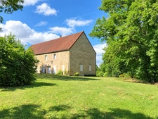 Estate for sale in the heart of Amognes