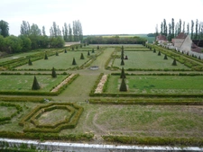 Magnifique château renaissance 43 pièces, nombreuses et remarquables dépendances, 24 hectares de bois et parc d'agrément