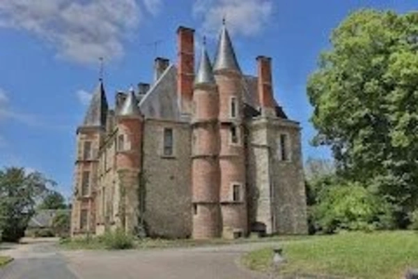 Château à VIERZON (18)