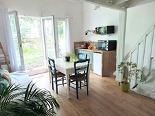 Proche BORDEAUX - Idéal investisseur - locations étudiantes, saisonnières ou permanentes - 2 logements indépendants sans copropriété.