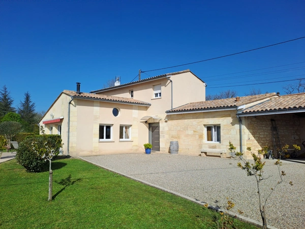 Superbe Maison en pierre avec piscine