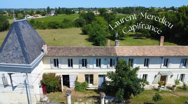 Maison bourgeoise avec dépendances – St-André-de-Cubzac