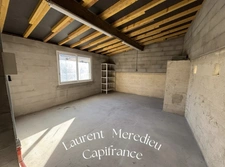 Maison rénovée en plein centre de Saint-André-de-Cubzac – Terrain divisible & dépendance à aménager 