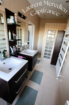 Magnifique demeure en pierre avec grand jardin, piscine & espace professionnel 