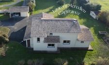 CUBZAC-LES-PONTS – Maison de 196 m² - 5 Chambres- sur terrain arboré
