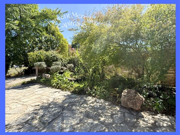 VAL-DE-VIRVÉE – Charmante maison rénovée avec jardin, au cœur du village