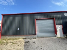 À LOUER – LOCAL D’ACTIVITÉ DE 210 M² AVEC BUREAU À PEUJARD