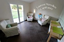 Magnifique demeure en pierre avec grand jardin, piscine & espace professionnel 