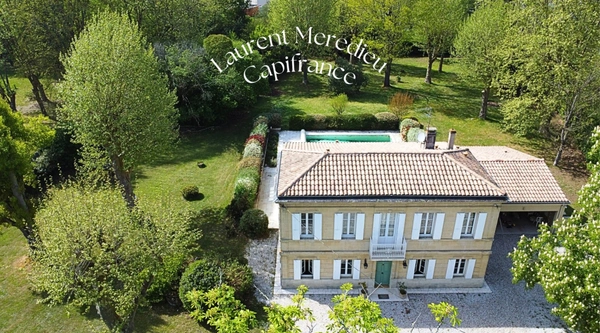 Magnifique demeure en pierre avec grand jardin, piscine & espace professionnel 