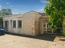 Local/bureau à vendre  (79)