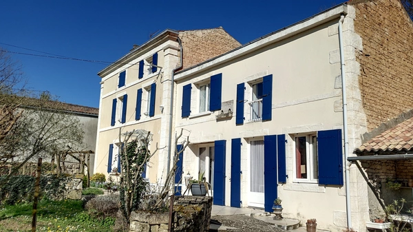Maison à vendre 6 pièces  (79)