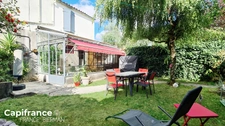 ? Maison en pierre avec adorable jardin – à deux pas du centre de Niort ?✨