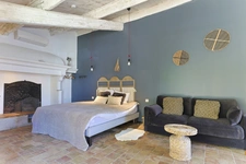 Magnifique PROPRIETE : Maison de Maître et  deux dépendances (  17 pièces / 400 m² )  située à VERARGUES (34) DEDIEE A UN PROJET FAMILIAL ET / OU LOCATIONS SAISONNIERES DE LUXE