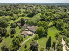RARE : Offrez-vous une magnifique  Propriété ( mas de 10 pièces et 2.6 hectares de parc ) aux portes de SOMMIERES (30)