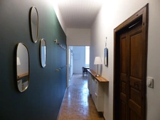 Dans un Hôtel Particulier au centre de Sommières : Appartement Bourgeois refait à neuf  !