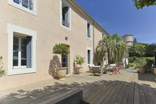 Magnifique PROPRIETE : Maison de Maître et  deux dépendances (  17 pièces / 400 m² )  située à VERARGUES (34) DEDIEE A UN PROJET FAMILIAL ET / OU LOCATIONS SAISONNIERES DE LUXE