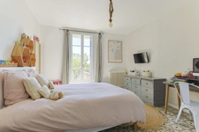 Magnifique PROPRIETE : Maison de Maître et  deux dépendances (  17 pièces / 400 m² )  située à VERARGUES (34) DEDIEE A UN PROJET FAMILIAL ET / OU LOCATIONS SAISONNIERES DE LUXE