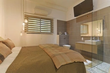 Magnifique PROPRIETE : Maison de Maître et  deux dépendances (  17 pièces / 400 m² )  située à VERARGUES (34) DEDIEE A UN PROJET FAMILIAL ET / OU LOCATIONS SAISONNIERES DE LUXE