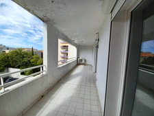 CENTRE MONTPELLIER PROCHE POLYGONE ET GARE : T4 DE 94 M²+TERRASSE DE 16M² +GARAGE FERME + CAVE !!