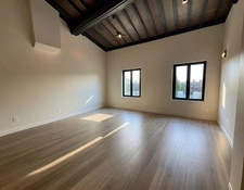 RARE : PLATEAU A RENOVER AU 3 ème Etage dans Immeuble Particulier( le Centre  SOMMIERES (30))