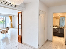 CENTRE MONTPELLIER PROCHE POLYGONE ET GARE : T4 DE 94 M²+TERRASSE DE 16M² +GARAGE FERME + CAVE !!